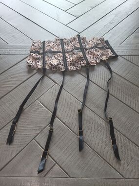 Victoria's Secret Black and Nude Leopard Lace Bustier